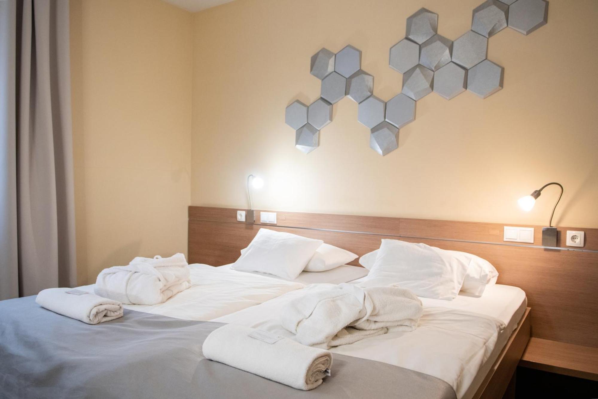 Ce Plaza Hotel Siófok Kültér fotó